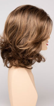 TOASTED SESAME | Medium Brown roots with overall Warm Cinnamon base and Golden Blonde highlights