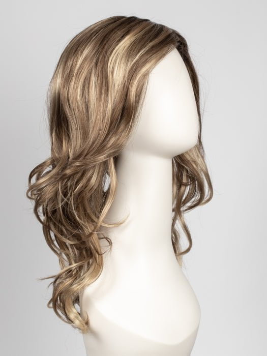 RH12/26RT4 | Light Brown with Chunky Golden Blonde Highlights and Dark Brown Roots