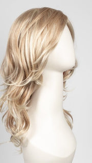 RT613/27 | Light Auburn Tipped with Pale Blonde