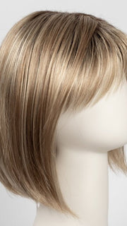 CREAMY-TOFFEE-R | Rooted Dark Blonde Evenly Blended with Light Platinum Blonde and Light Honey Blonde