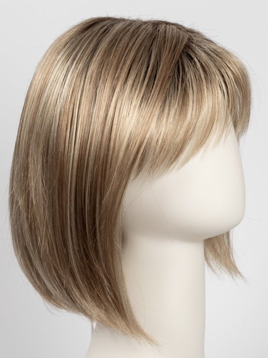 CREAMY-TOFFEE-R | Rooted Dark Blonde Evenly Blended with Light Platinum Blonde and Light Honey Blonde