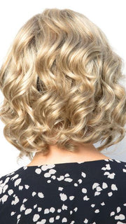 CREAMY TOFFEE R | Rooted Dark Blonde Evenly Blended with Light Platinum Blonde and Light Honey Blonde
