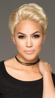 ACCLAIM by GABOR in G16+ HONEY MIST | Medium blonde base w/ light golden blonde highlights