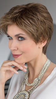Select feature an extended ear to ear lace front offering an impeccably natural and seamless hairline.