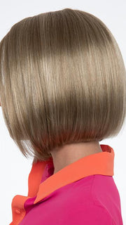 Buckle closures at the nape let you customize your wig's circumference