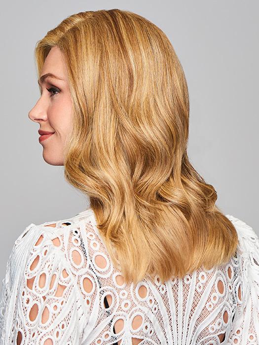 Made with a heat-friendly synthetic fiber you can heat-style the loose waves to your liking