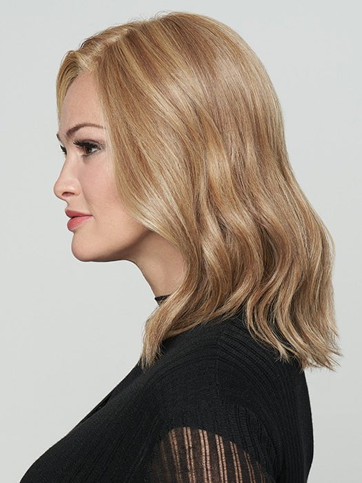 The monofilament top and lace front create a natural look
