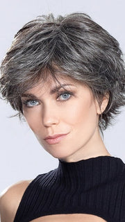 The mono crown adds volume and a natural appearance