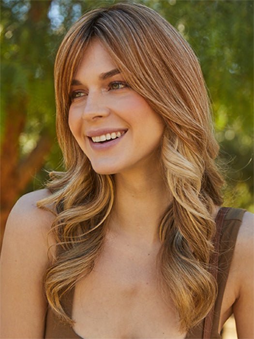 HAZELNUT-CREAM-ROOT | Warm Dark-Blonde Base with Natural Golden Highlights and Soft Brown Roots
