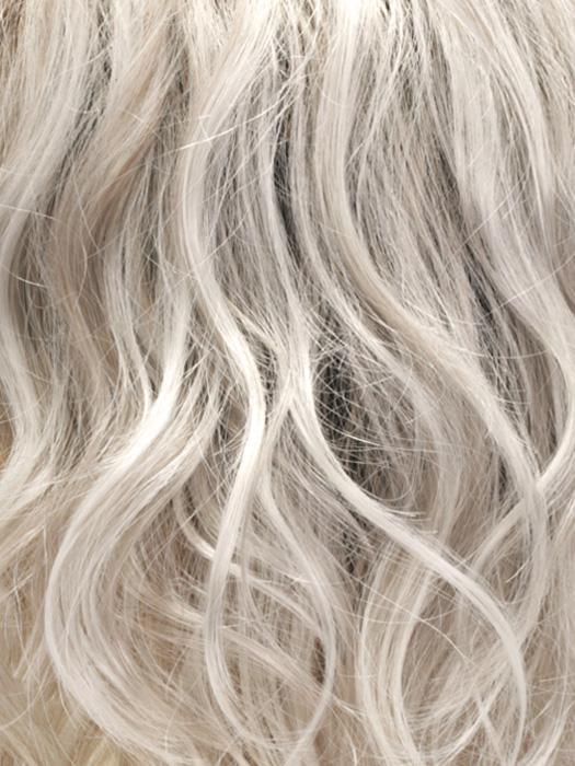 SILVERSUN/RT8 | Iced Blonde dusted with Soft Sand & Golden Brown Roots