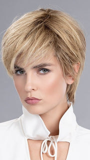 The lace front mimics the natural hairline