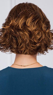Layered waves and natural body for a flattering shape| Color: GL8/29