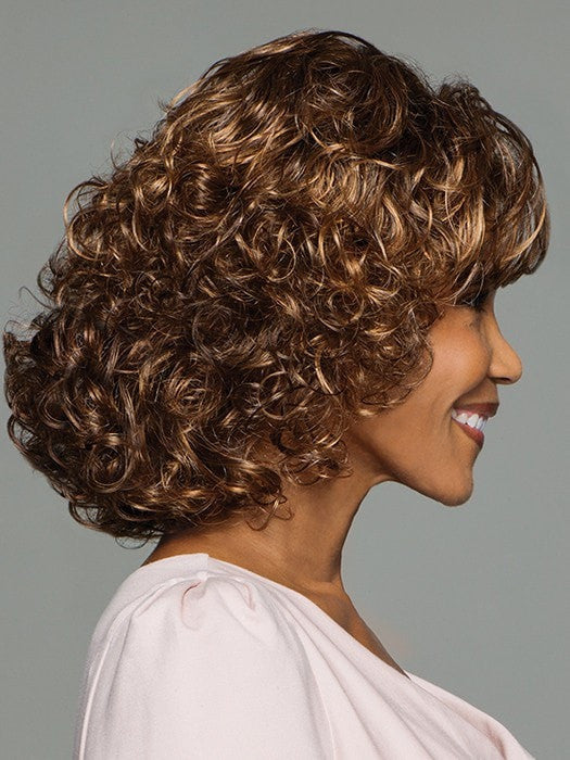 Side swept bangs that blend with layered curls | Color: GL8/29