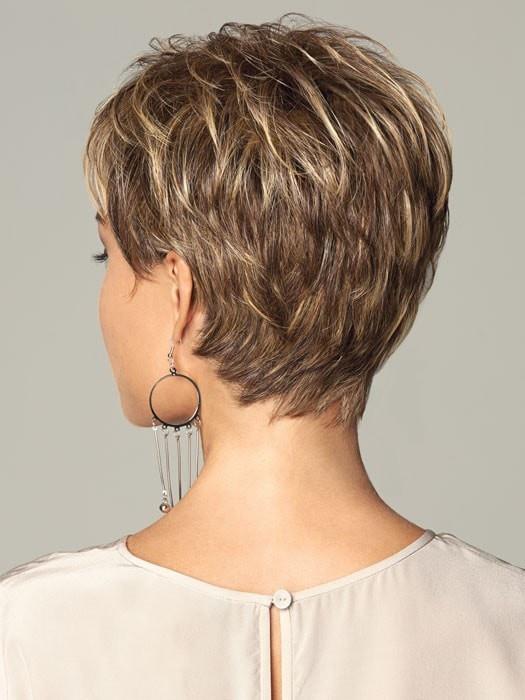 Layered throughout with a neck hugging nape | Color: Brown Blonde