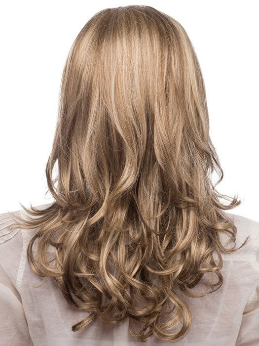 Long rounded perimeter with curls all-over | Color: R12/26CH