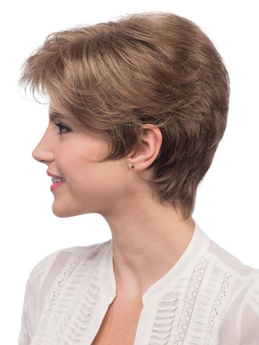 Smooth, sleek layers and a monofilament top give styling options | Color: R12/26H