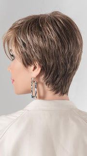 MOCCA-LIGHTED | Light Brown base with Light Caramel highlights on the top only, darker nape