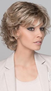 DAILY by Ellen Wille in CHAMPAGNE ROOTED 22.20.25 | Light Beige Blonde, Medium Honey Blonde, and Platinum Blonde blend with Dark Roots