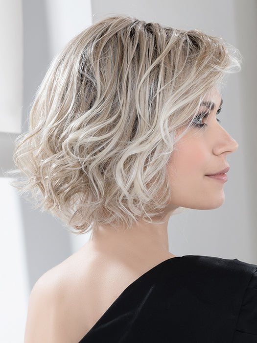 STELLA by ELLEN WILLE in IVORY-BLONDE-SHADED 101.20.23 | Light Strawberry Blonde and Lightest Pale Blonde blend with Pearl Platinum and Shaded Roots