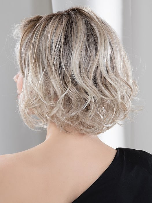 STELLA by ELLEN WILLE in IVORY-BLONDE-SHADED 101.20.23 | Light Strawberry Blonde and Lightest Pale Blonde blend with Pearl Platinum and Shaded Roots