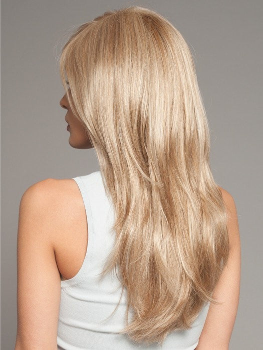 Rounded perimeter creates shape and style | Color: Champagne Mix