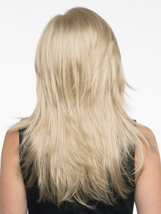 Choppy textured layers add to the trendy look and feel | Color: Light Blonde