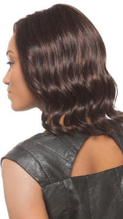 You’ll love the loose and effortless beach waves and casual chic look of this wig