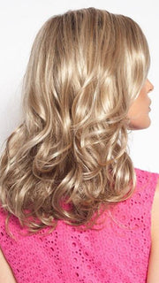 Style with a wide tooth comb or your fingers | Color: 12FS8