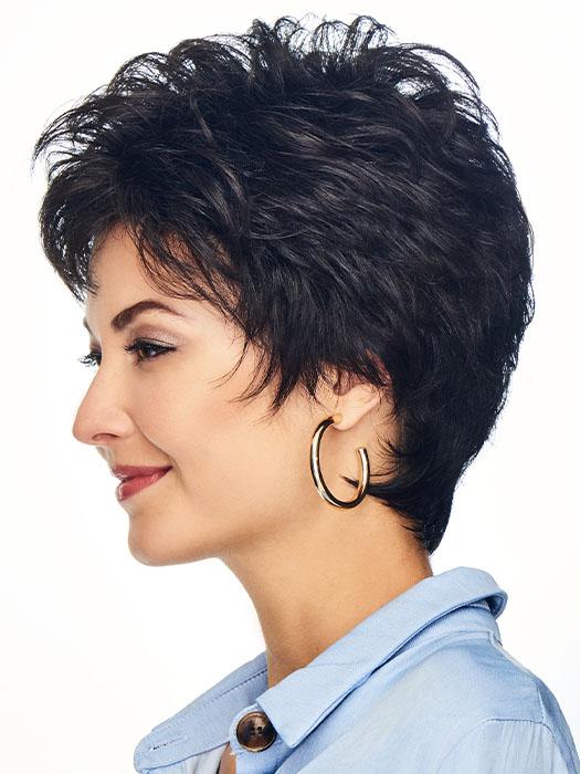 A short wig with a shag silhouette