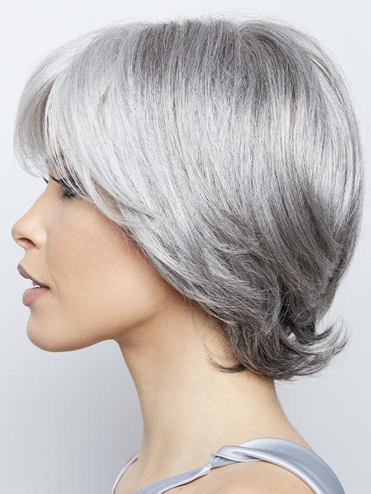 Classy & elegant, this synthetic wig has a gentle feminine flair
