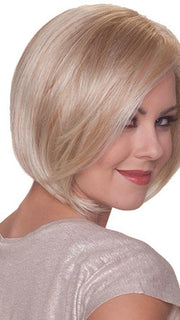 This is for the girl who lands a perfect pirouette. As elegant as a ballerina unfolding her grand jeté through the air, this look captures a feather-light quality with the power of poise to set it precisely in place