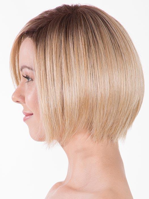 Precise layer cut around the face and wispy ends deliver its own simple elegance with versatility.