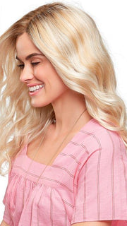 FS24/102S12 LAGUNA BLONDE | Light Natural Gold Blonde with Pale Natural Gold Blonde bold highlights, Shaded with Light Gold Brown