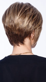 Short textured back with the flair of face-framing length for a sleek style and full-on dazzle  | Color: R11S+ Glazed Mocha- medium brown with golden blonde highlights on top